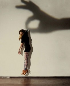 shadowhands_hold-up-woman2